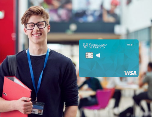 Chico en la universidad conriente, con libros en las manos